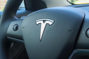 Baixa de preços da Tesla coloca fabricantes europeus sob pressão thumbnail