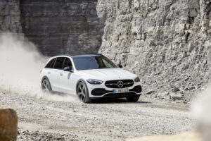 Gama Mercedes-Benz Classe C é expandida com a versão All-Terrain thumbnail