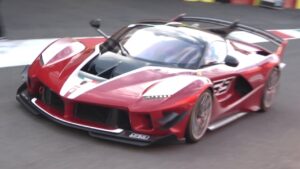 Ferrari FXX-K Evo “a fundo” no Circuito de Mugello mostra som fantástico do V12 thumbnail