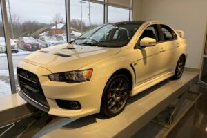 Este Mitsubishi Lancer Evolution “Final Edition” foi o último produzido e está à venda thumbnail