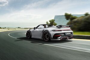 Porsche 911 Turbo S Cabrio modificado pela TechArt ganha imagem mais agressiva e chega aos 800 cv thumbnail