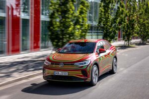 Volkswagen apresenta SUV coupé ID.5 GTX no IAA como concept car thumbnail