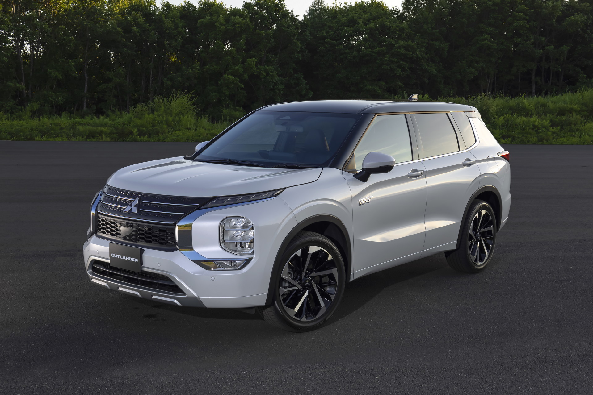 Mitsubishi mostra primeiras imagens do novo Outlander PHEV Automais