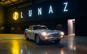 Lunaz acrescenta Aston Martin DB6 ao seu portfólio de conversão de clássicos em elétricos thumbnail