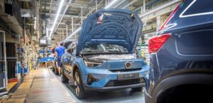 Volvo dá início à produção do C40 Recharge thumbnail