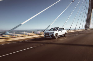 Conduzimos o BMW iX, o novo modelo 100% elétrico da marca alemã thumbnail