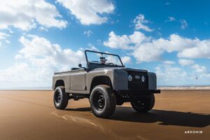 Designer do Bugatti La Voiture Noire deu um “toque especial” ao Land Rover Defender thumbnail