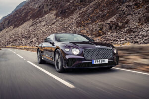 Bentley Continental GT ganha nova especificação Mulliner Blackline thumbnail