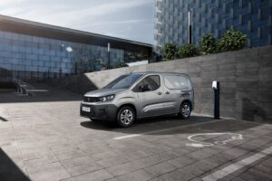 Peugeot abre encomendas para Partner elétrico thumbnail
