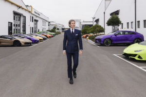 CEO da Lamborghini quer manter motores a combustão com combustíveis sintéticos thumbnail