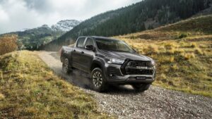 Toyota Hilux GR Sport, a nova versão topo de gama da pick-up thumbnail