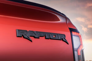 Ainda não a vimos ao vivo, mas a nova Ford Ranger Raptor já soa muito bem thumbnail