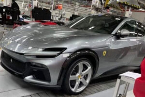 Ferrari Purosangue descoberto nas redes sociais thumbnail