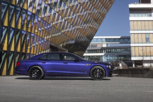 Bentley inaugura um novo e sofisticado espaço na cidade de Estocolmo, na Suécia thumbnail