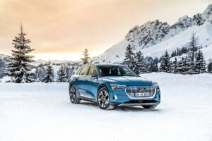 Audi e-tron e as estradas geladas da Noruega, relatados na primeira pessoa thumbnail
