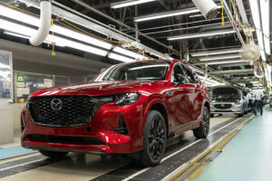 Mazda assinala o início da produção do novo CX-60 na fábrica de Hofu, no Japão thumbnail
