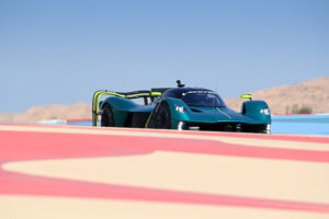 Aston Martin Valkyrie esteve a animar o público no Grande Prémio do Bahrain thumbnail