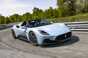 Maserati apresenta o seu novo Cielo, a versão Spyder do desportivo MC20 thumbnail