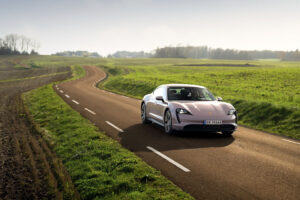 Porsche estabelece uma filial na Noruega, através de uma parceria com a Autozentrum thumbnail