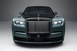 Rolls-Royce Phantom mantém a sua imponência, mas com mais tecnologia thumbnail