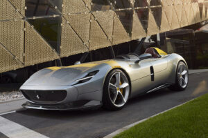 Quase tudo pronto para o primeiro evento da Ferrari Icona, com os Monza SP1 e SP2 thumbnail