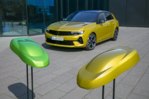 Opel Astra e Opel Mokka estreiam tonalidades mais vivas para a sua carroçaria thumbnail