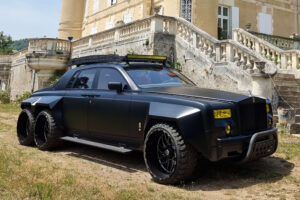 Rolls-Royce Phantom de seis rodas é a versão de que o Batman mais gostaria thumbnail