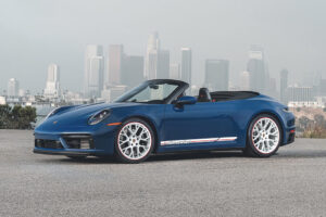 Porsche apresenta versão do 911 Cabriolet exclusiva para o mercado americano thumbnail