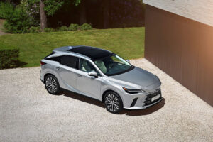 Equipa de design do Lexus RX fala-nos sobre o estilo deste novo modelo thumbnail