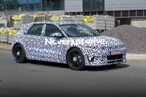 Hyundai IONIQ 5 N em testes no Nordschleife já com a carroçaria de produção thumbnail