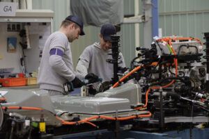 Peugeot mostra um pouco dos bastidores dos testes de baterias em produção thumbnail