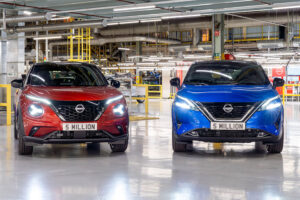 Versões eletrificadas dos Nissan Juke e Qashqai já estão em produção thumbnail