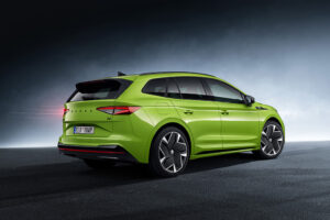 Škoda Enyaq iV recebe versão RS mais desportiva, tal como a do Enyaq Coupé thumbnail