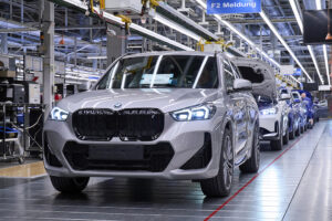 BMW Group inicia a produção em série do seu iX1 na fábrica de Regensburg thumbnail