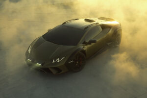 Lamborghini divulga as primeiras imagens do Huracán Sterrato thumbnail