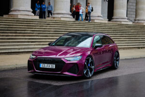 A Audi RS6 está a fazer 20 anos e conta com clientes que não a trocam por nada thumbnail