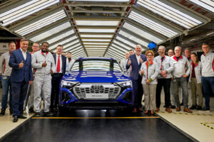 Produção do novo Audi Q8 e-tron já teve início na fábrica de Bruxelas thumbnail