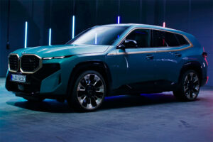BMW XM é a nova aposta da ‘M’, que nos mostra alguns dos seus detalhes neste vídeo thumbnail