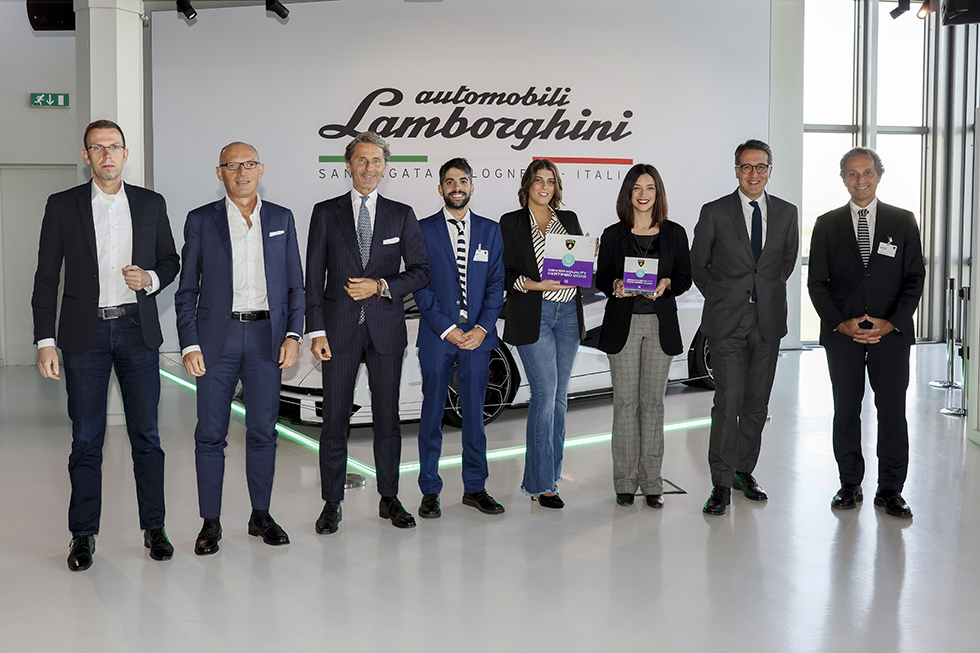 Lamborghini é a primeira empresa da indústria automóvel certificada pelo  IDEM | Automais