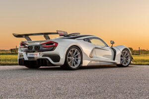 Hennessey apresenta a (ainda mais) radical versão Revolution do Venom F5 thumbnail