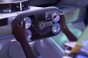 Hypersquare é o nome dado ao original volante do Peugeot Inception Concept thumbnail