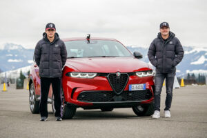 Valtteri Bottas e Zhou Guanyu testam o novo Alfa Romeo Tonale Q4 thumbnail