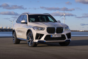 Frota de protótipos do BMW iX5 a hidrogénio já está na estrada em testes thumbnail