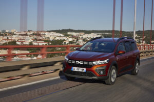 Dacia Jogger Hybrid 140 Extreme já está em Portugal e já o conduzimos thumbnail