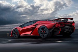 Lamborghini tira duas surpresas da cartola, ambas equipadas com o mítico V12 thumbnail