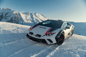 Lamborghini mostra outra versão de desportos de inverno com o Sterrato thumbnail