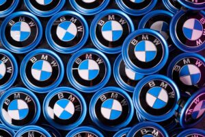 BMW reforça aposta no uso de materiais reciclados thumbnail