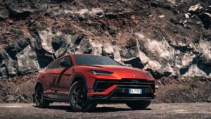 Versão híbrida do Lamborghini Urus no próximo ano, antes da segunda geração se tornar 100% elétrica thumbnail
