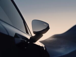 Novo Volvo EX30 irá estrear um sistema inovador de abertura de portas thumbnail