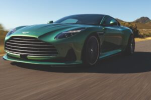 Aston Martin apresenta o DB12 de 680 cv thumbnail